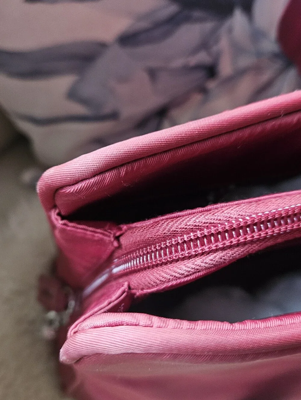 Vintage Tessuto Prada Red Tote Bag with Structured Design